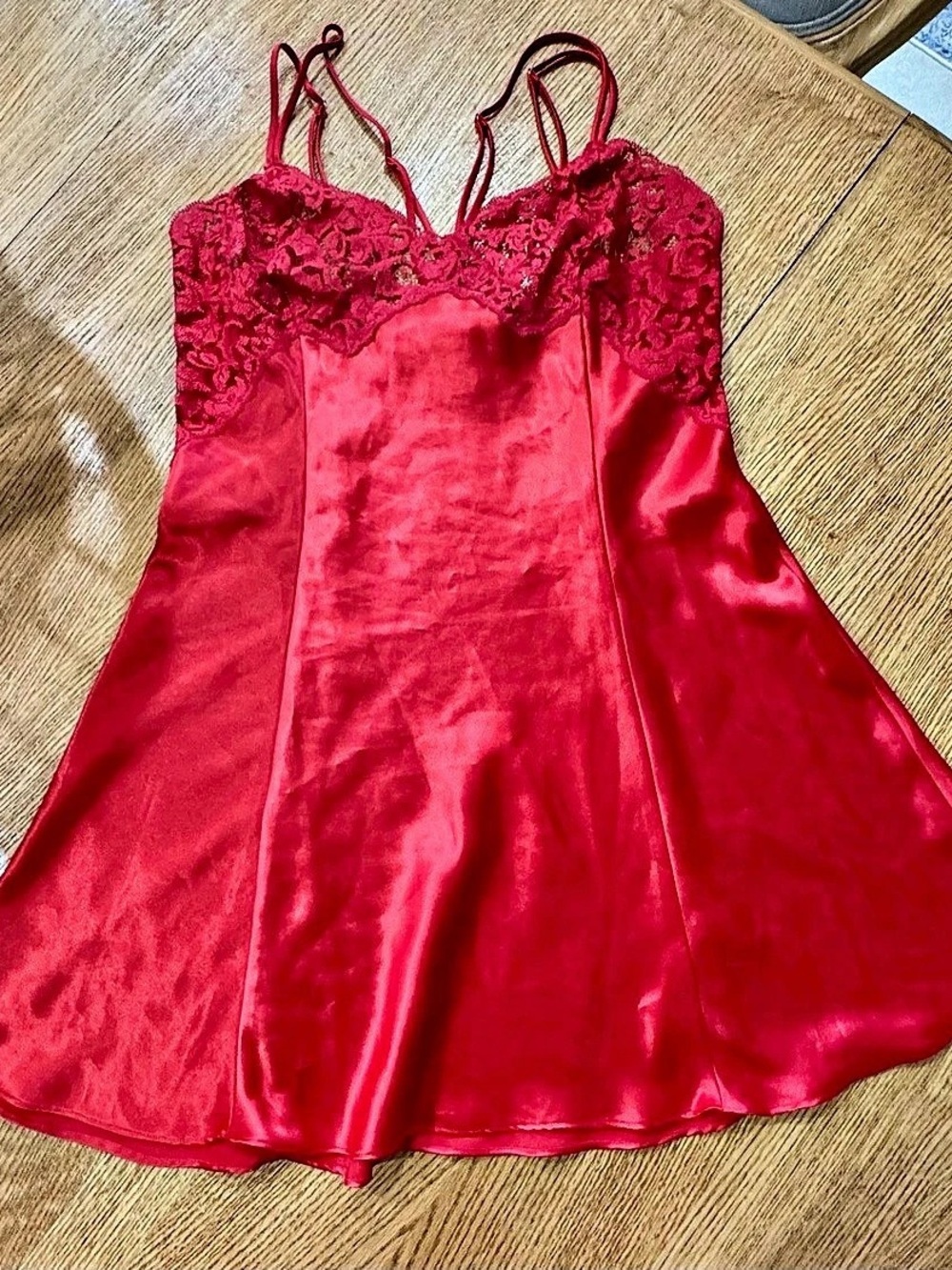 Victoria's Secret Lace Trim Satin Chemise Size Medium